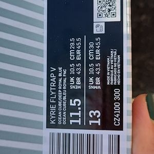 Men size 11.5 nike never been worn! Still in box.